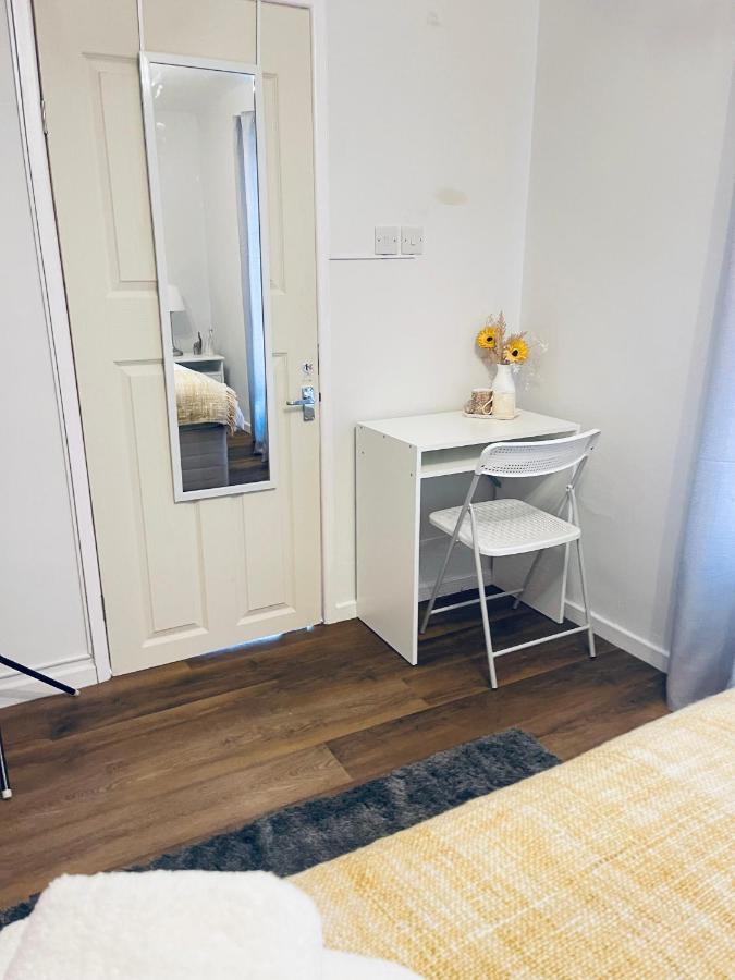 Small Doble, Shared House Filton Ngoại thất bức ảnh